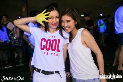 Sneakout : Fullmoon Pool Party at 722 CRAFT Experience — photo 33