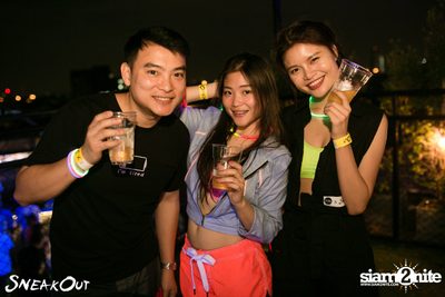Sneakout : Fullmoon Pool Party at 722 CRAFT Experience — photo 60
