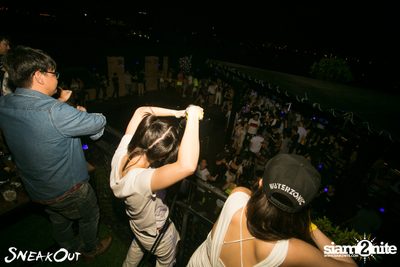 Sneakout : Fullmoon Pool Party at 722 CRAFT Experience — photo 61
