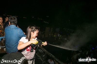 Sneakout : Fullmoon Pool Party at 722 CRAFT Experience — photo 62