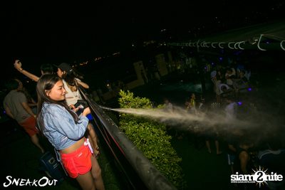 Sneakout : Fullmoon Pool Party at 722 CRAFT Experience — photo 63