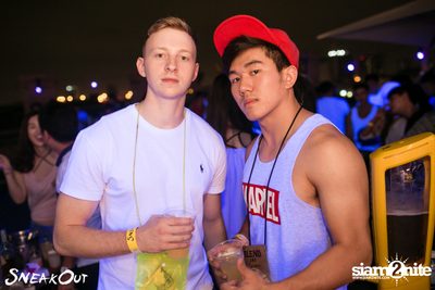 Sneakout : Fullmoon Pool Party at 722 CRAFT Experience — photo 65