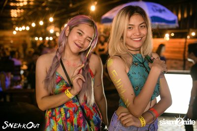 Sneakout : Fullmoon Pool Party at 722 CRAFT Experience — photo 89