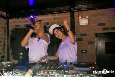 Sneakout : Fullmoon Pool Party at 722 CRAFT Experience — photo 90