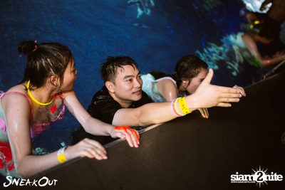 Sneakout : Fullmoon Pool Party at 722 CRAFT Experience — photo 101