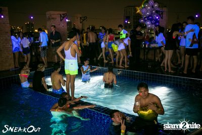 Sneakout : Fullmoon Pool Party at 722 CRAFT Experience — photo 104