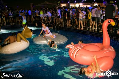 Sneakout : Fullmoon Pool Party at 722 CRAFT Experience — photo 116