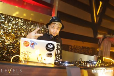 ปาร์ตี้คืนวันเสาร์ ที่ร้าน เลเวล คลับ, สุขุมวิท ซอย 11 — photo 2