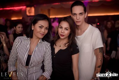 Breathe Carolina ที่ร้าน Levels — photo 35