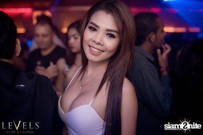Breathe Carolina ที่ร้าน Levels — photo 51