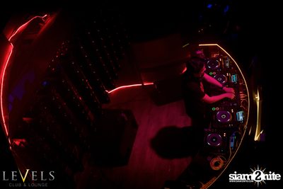 Breathe Carolina ที่ร้าน Levels — photo 59