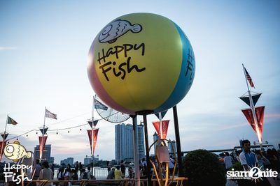 คืนวันศุกร์ ที่ร้าน แฮปปี้ ฟิช, เอเชีย ทีค เดอะ ริเวอร์ฟร้อนท์ — photo 1