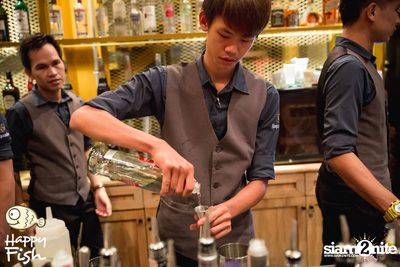 คืนวันศุกร์ ที่ร้าน แฮปปี้ ฟิช, เอเชีย ทีค เดอะ ริเวอร์ฟร้อนท์ — photo 29