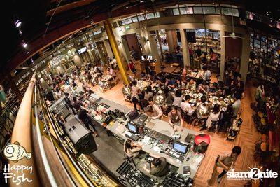 คืนวันศุกร์ ที่ร้าน แฮปปี้ ฟิช, เอเชีย ทีค เดอะ ริเวอร์ฟร้อนท์ — photo 36