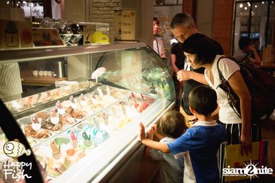 คืนวันศุกร์ ที่ร้าน แฮปปี้ ฟิช, เอเชีย ทีค เดอะ ริเวอร์ฟร้อนท์ — photo 38