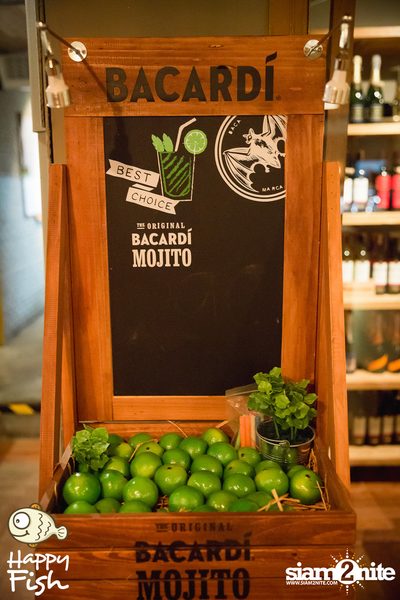 คืนวันศุกร์ ที่ร้าน แฮปปี้ ฟิช, เอเชีย ทีค เดอะ ริเวอร์ฟร้อนท์ — photo 41