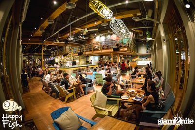 คืนวันศุกร์ ที่ร้าน แฮปปี้ ฟิช, เอเชีย ทีค เดอะ ริเวอร์ฟร้อนท์ — photo 43