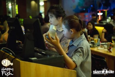 คืนวันศุกร์ ที่ร้าน แฮปปี้ ฟิช, เอเชีย ทีค เดอะ ริเวอร์ฟร้อนท์ — photo 52