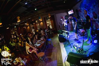 คืนวันศุกร์ ที่ร้าน แฮปปี้ ฟิช, เอเชีย ทีค เดอะ ริเวอร์ฟร้อนท์ — photo 70