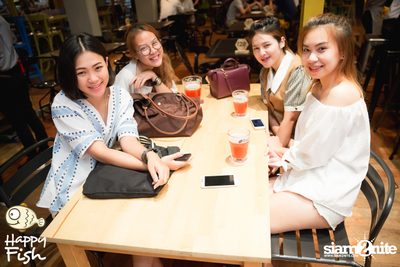 คืนวันศุกร์ ที่ร้าน แฮปปี้ ฟิช, เอเชีย ทีค เดอะ ริเวอร์ฟร้อนท์ — photo 84