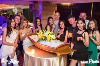 คืนวันศุกร์ ที่ Grand Hyatt Erawan Bangkok — photo 19