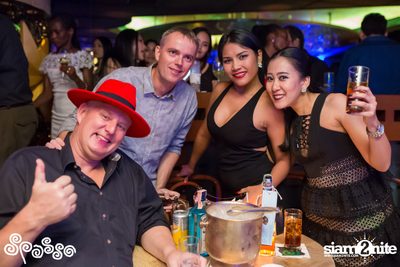 คืนวันศุกร์ ที่ Grand Hyatt Erawan Bangkok — photo 55