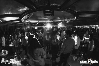 คืนวันศุกร์ ที่ Grand Hyatt Erawan Bangkok — photo 58