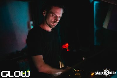 Layered Love & Junesis at GLOW — photo 33