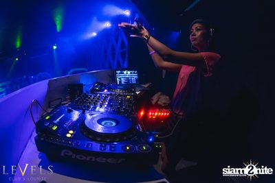 Powderpuff นำเสนอ Pink on Pink ที่ V-Club | เลเวลส์ — photo 12