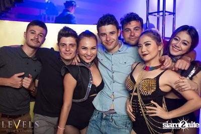 Powderpuff นำเสนอ Pink on Pink ที่ V-Club | เลเวลส์ — photo 16