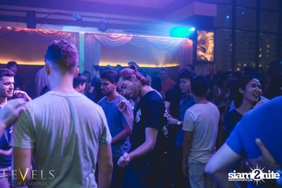 Powderpuff นำเสนอ Pink on Pink ที่ V-Club | เลเวลส์ — photo 26