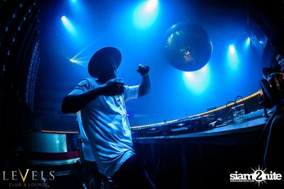 GlowInTheDark (DJs) ที่ เลเวลส์ — photo 5