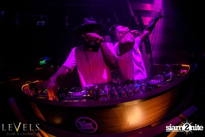 GlowInTheDark (DJs) ที่ เลเวลส์ — photo 6