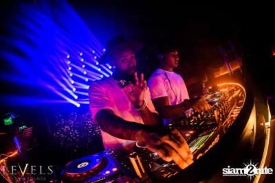 GlowInTheDark (DJs) ที่ เลเวลส์ — photo 9