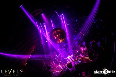 GlowInTheDark (DJs) ที่ เลเวลส์ — photo 10