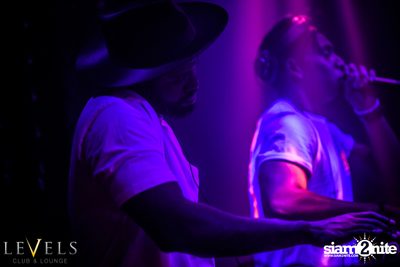 GlowInTheDark (DJs) ที่ เลเวลส์ — photo 18