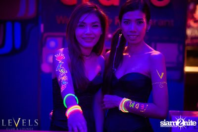 GlowInTheDark (DJs) ที่ เลเวลส์ — photo 20