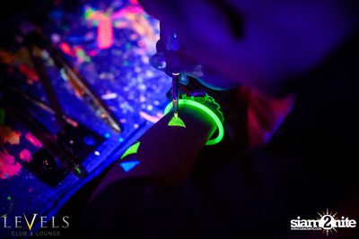 GlowInTheDark (DJs) ที่ เลเวลส์ — photo 29