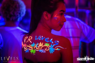 GlowInTheDark (DJs) ที่ เลเวลส์ — photo 41