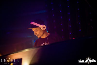 GlowInTheDark (DJs) ที่ เลเวลส์ — photo 43