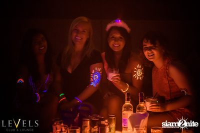 GlowInTheDark (DJs) ที่ เลเวลส์ — photo 47