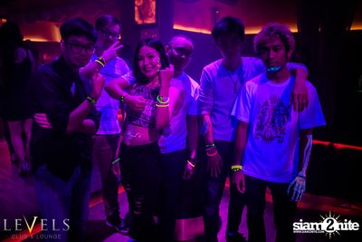 GlowInTheDark (DJs) ที่ เลเวลส์ — photo 48