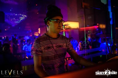 GlowInTheDark (DJs) ที่ เลเวลส์ — photo 50