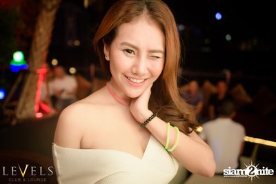 GlowInTheDark (DJs) ที่ เลเวลส์ — photo 55