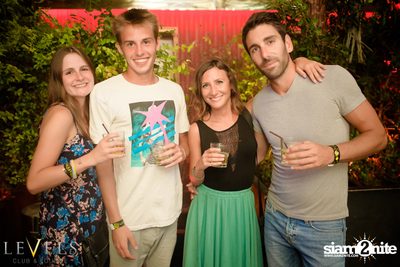 GlowInTheDark (DJs) ที่ เลเวลส์ — photo 56