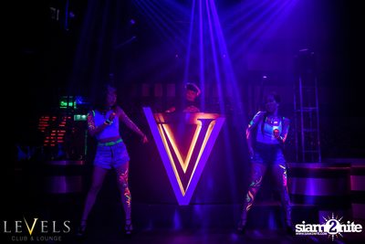 GlowInTheDark (DJs) ที่ เลเวลส์ — photo 59