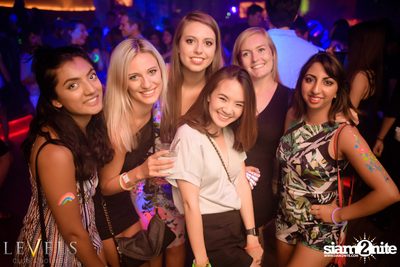 GlowInTheDark (DJs) ที่ เลเวลส์ — photo 67