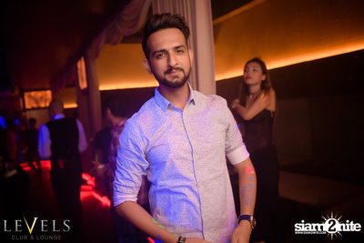 GlowInTheDark (DJs) ที่ เลเวลส์ — photo 68