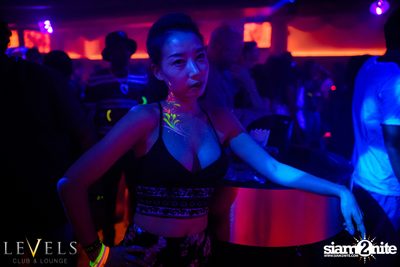 GlowInTheDark (DJs) ที่ เลเวลส์ — photo 71