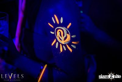 GlowInTheDark (DJs) ที่ เลเวลส์ — photo 76